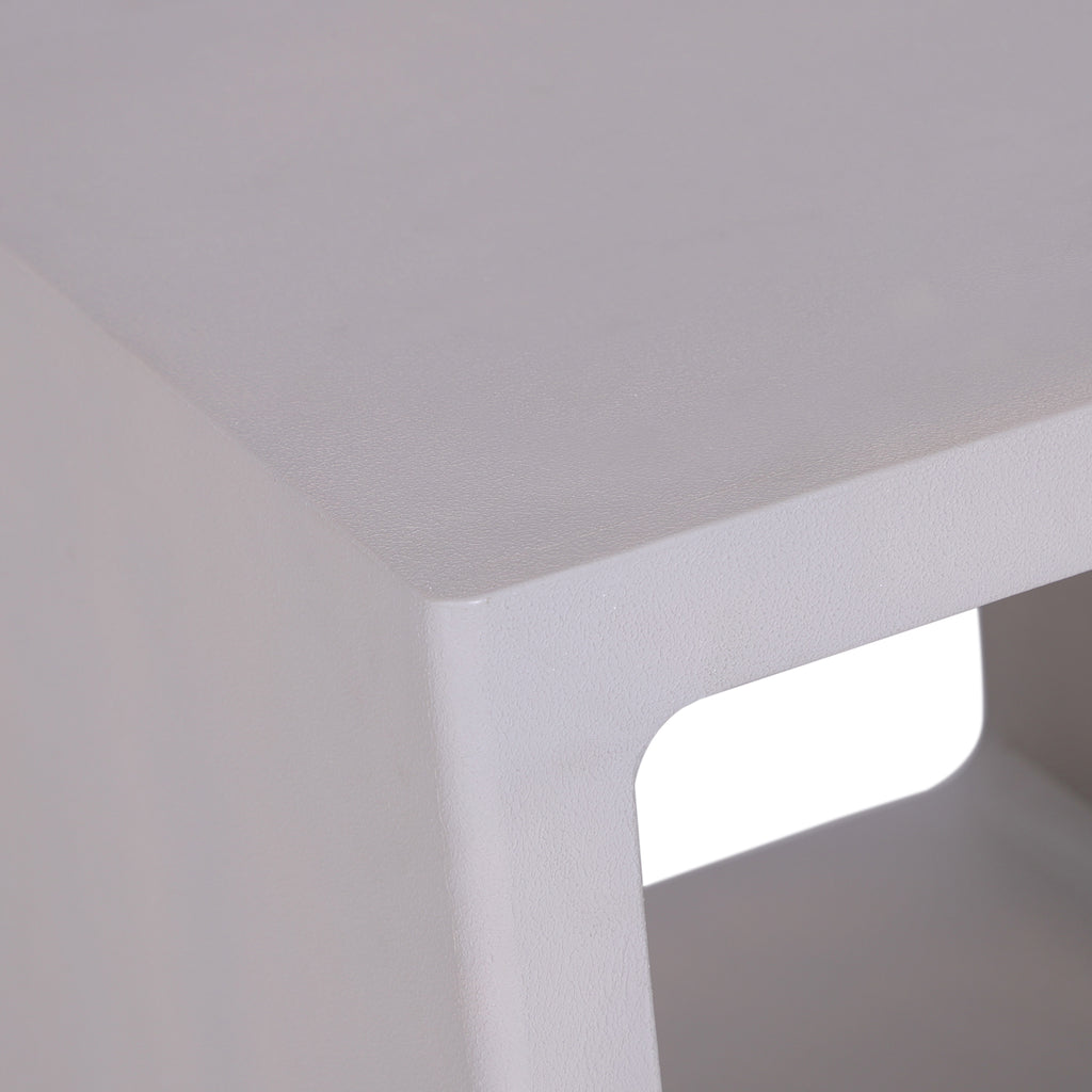 Molde Side Table