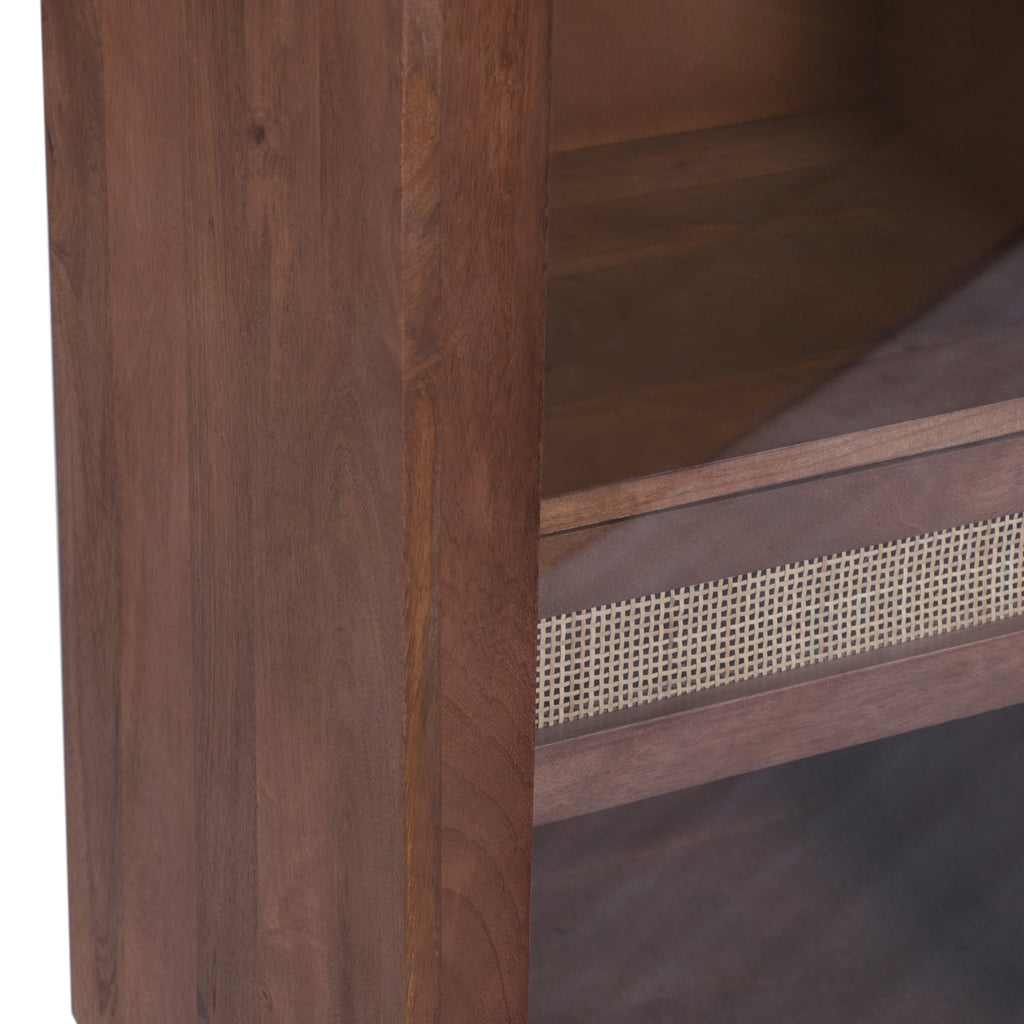 Ernesto Bookshelve